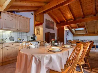 Küche und Essbereich