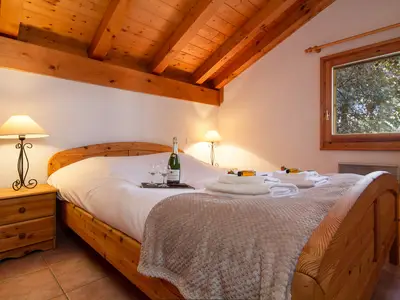 Hauptschlafzimmer mit Doppelbett