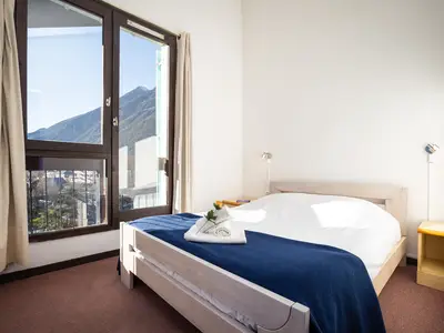 Schlafzimmer mit Doppelbett