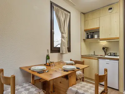 Esszimmer und Kochnische