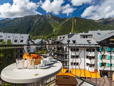 Balkontisch draußen