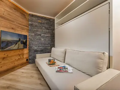 Gemütliches Wohnzimmer und großes Sofa