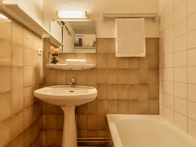 Badezimmer mit Badewanne