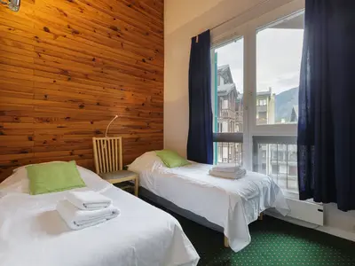 Zimmer mit zwei Einzelbetten