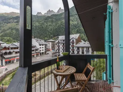 Balkon mit Bergblick