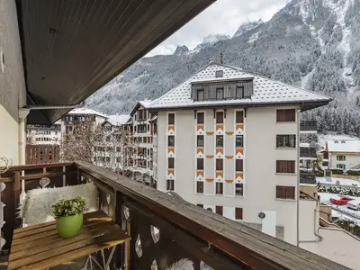 Balkon mit Bergblick