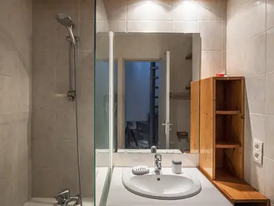 Badezimmer mit Dusche