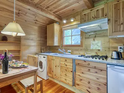 Küche und Essbereich