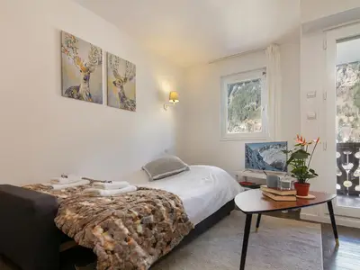 Schlafsofa (Schlafbereich für Studio)