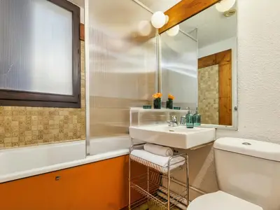 Badezimmer mit Badewanne