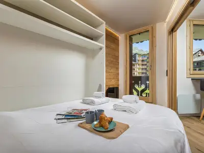 Bequemes Doppelbett für 2 im separaten Wohnbereich