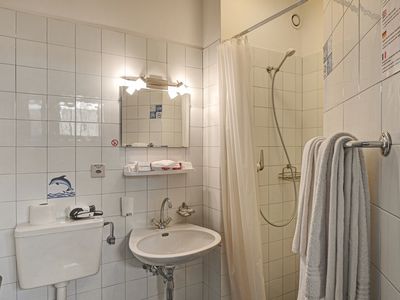 Badezimmer mit Dusche