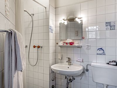 Badezimmer mit Dusche