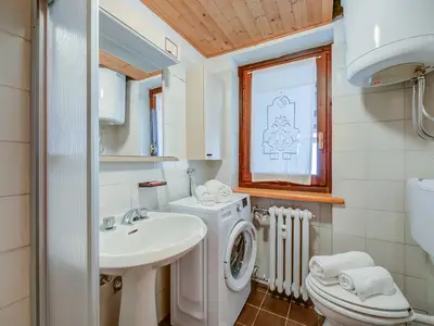 Badezimmer mit Dusche