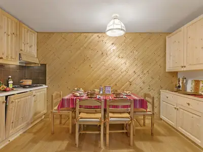 Küche und Essbereich