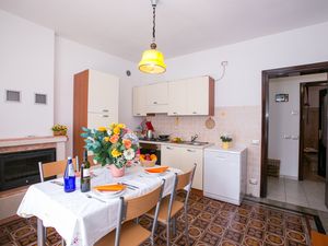 24039088-Appartement-4-Colonno-300x225-4