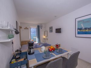 24039195-Appartement-2-Colonno-300x225-4