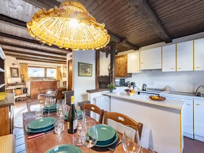 Küche und Essbereich