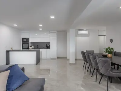 Küche und Essbereich