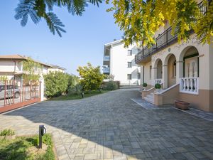 23706348-Appartement-4-Desenzano Del Garda-300x225-0