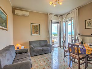 24017330-Appartement-5-Desenzano Del Garda-300x225-2