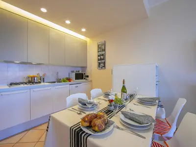 Küche und Essbereich