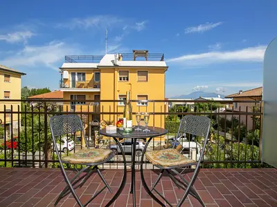 Balkon für eine Mahlzeit im Freien oder Aperitivo