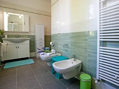 Badezimmer mit Heitzung für Handtücher