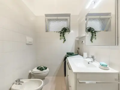 Badezimmer mit Dusche