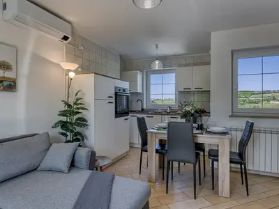 Küche und Essbereich