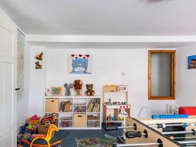 Photo, INSIDE, OUTSIDE