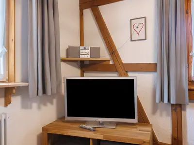 Photo, INSIDE, OUTSIDE