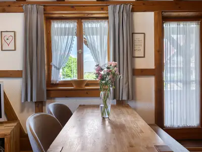 Photo, INSIDE, OUTSIDE