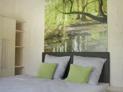 Schlafzimmer mit Doppelbett