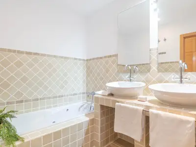 Hauptbad ensuite