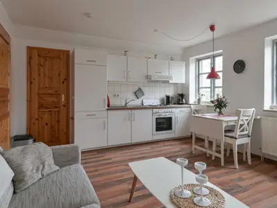 Fewo 2 - Küchenzeile und Essplatz