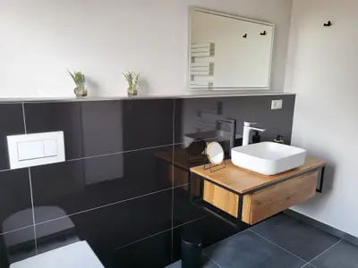 Bad mit ebenerdiger Dusche 1. OG