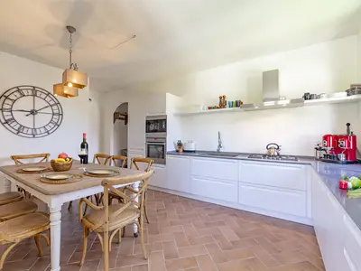 Küche und Essbereich