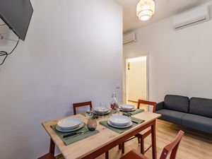 23918795-Appartement-8-Firenze-300x225-5