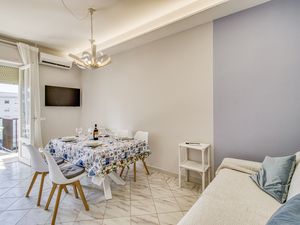 23707853-Appartement-4-Follonica-300x225-2