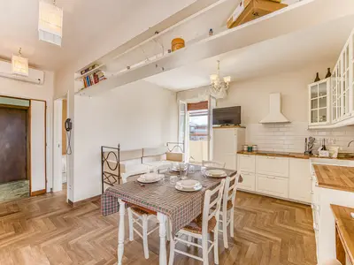 Küche und Essbereich