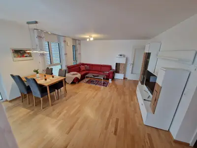 Wohnzimmer und Essbereich