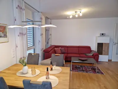 Wohnzimmer und Essbereich