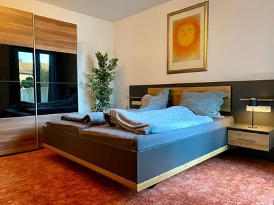 Schlafzimmer Bett 1