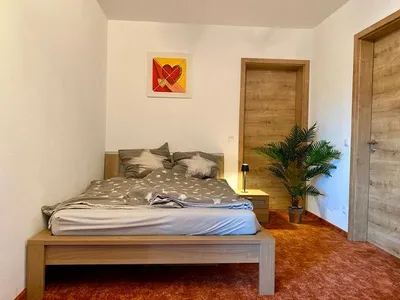 Schlafzimmer Bett 2