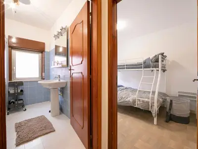 Blick auf Bad und Schlafzimmer