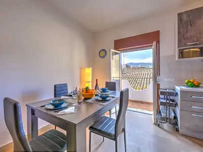 Küche und Essbereich