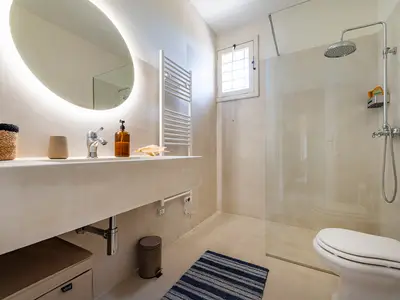 Badezimmer mit Dusche