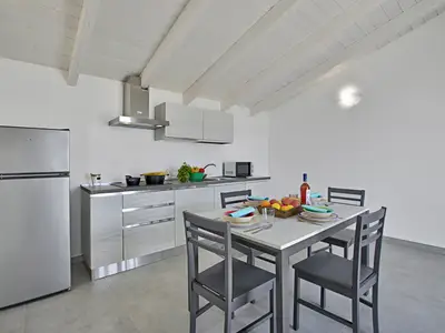 Küche und Essbereich