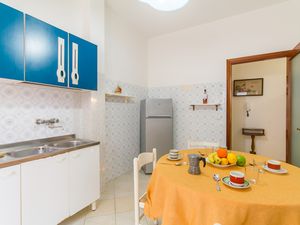 23938796-Appartement-7-Gallipoli-300x225-3